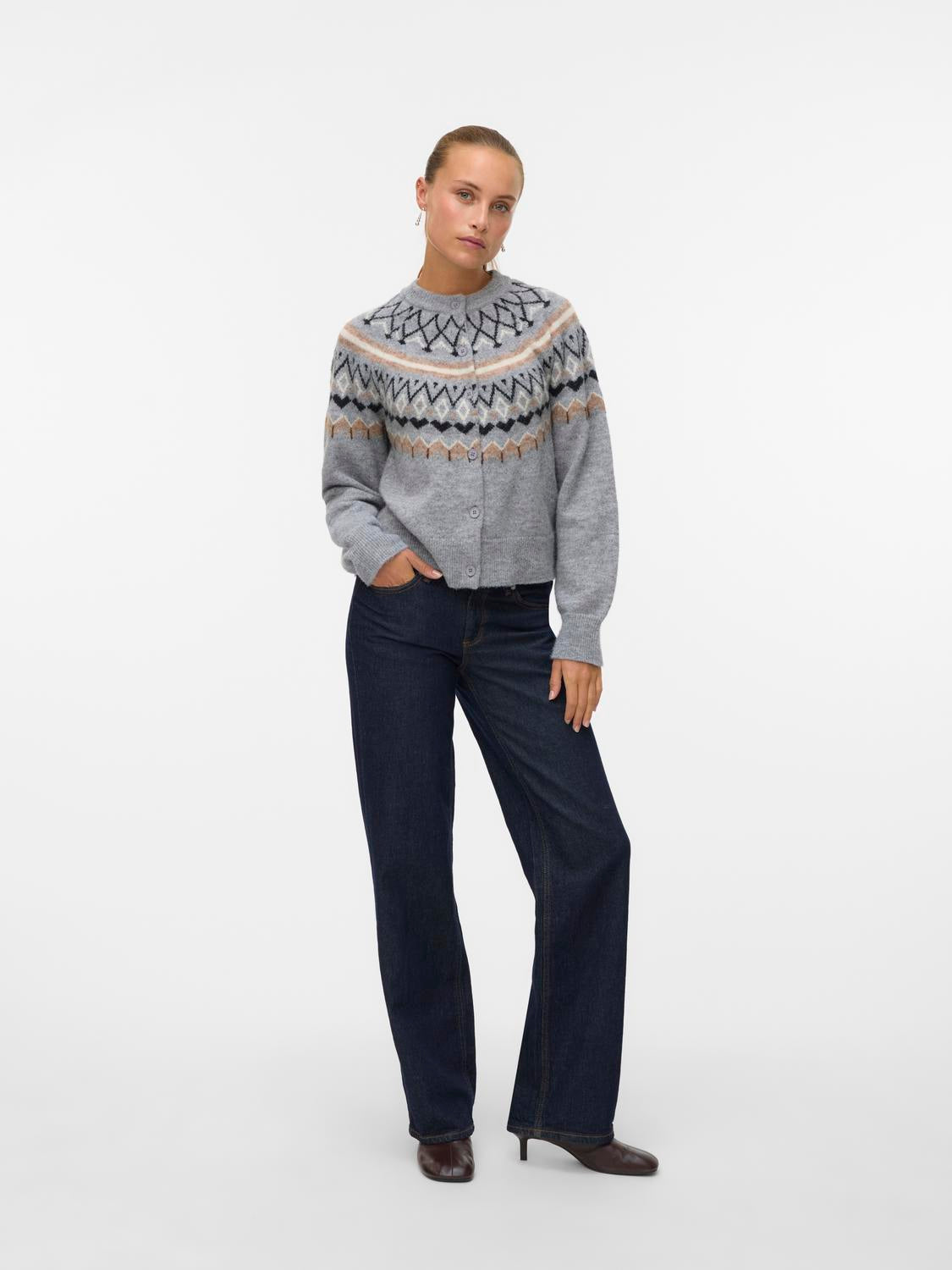 model_shot-front